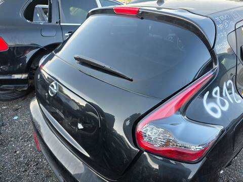 Foto 3ª: Portón Nissan Juke DARK SOUND EDITION 116CV 85KW (2017)