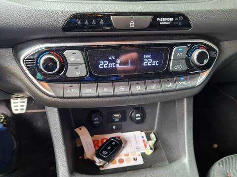 Foto 2ª: Mando Climatizador Hyundai i30 KLASS LR 119CV 88KW [G3LF] (2021)