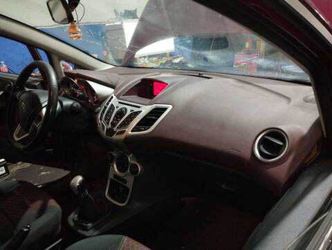Foto 3ª: Salpicadero Ford Fiesta TITANIUM 95CV 70KW [TZJA] (2011)