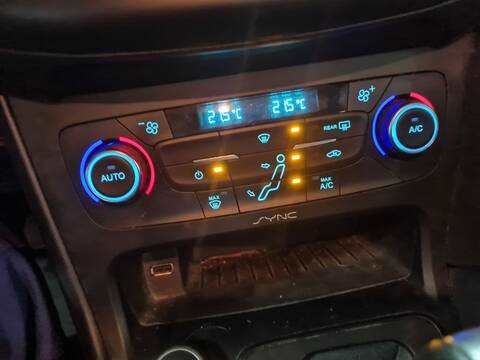 Foto 2ª: Mando Climatizador Ford Focus TREND 125CV 92KW [PNDD] (2015)