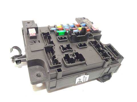 Foto 2ª: Caja Reles Fusibles Mitsubishi ASX 2.0 MIVEC CAT 150CV 110KW [4J11] (2020)