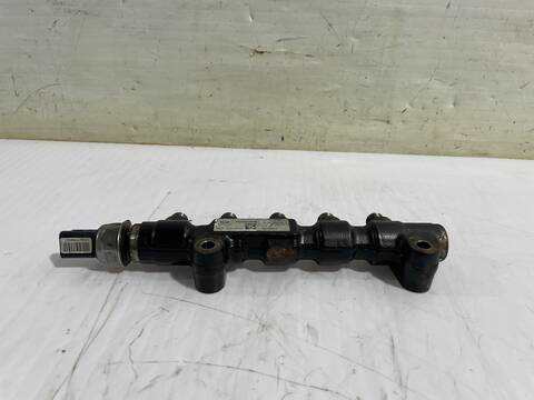 Foto 3ª: Rampa Inyectora Peugeot 207 CONFORT 90CV 66KW [9HXDV6ATED4] (2010)