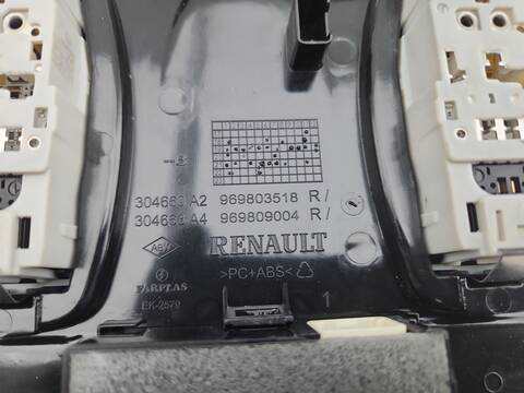 Foto 3ª: Luz Interior Renault Captur TECHNO 140CV 103KW [H5H490] (2022)