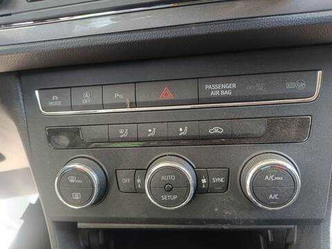 Foto 1ª: Mando Climatizador Seat Leon FR 150CV 110KW (2015)