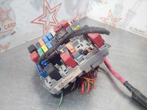 Foto 3ª: Caja Reles Fusibles Alfa Romeo Giulietta DISTINCTIVE 105CV 77KW [940A3000] (2011)