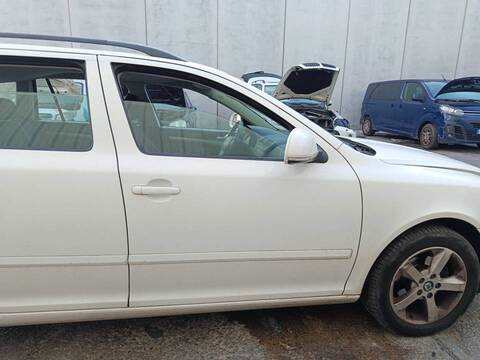 Puerta Delantera Derecha Skoda Octavia CAY
