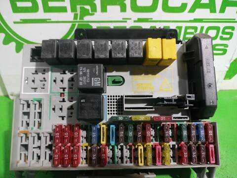 Foto 2ª: Caja Reles Fusibles Opel Zafira ELEGANCE 82CV [X20DTL] (1999)