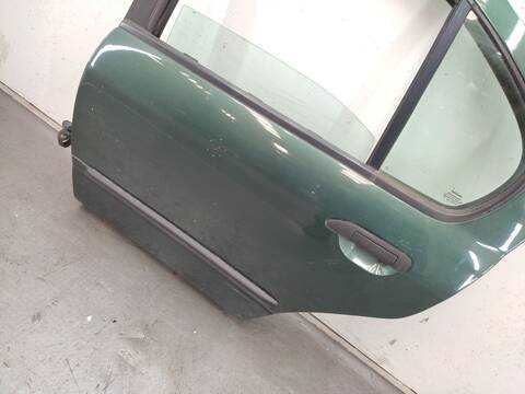 Foto 2ª: Puerta Trasera Izquierda Nissan Primera 1.6 16V 106CV 78KW [QG16] (2001)
