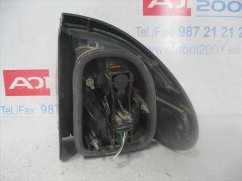 Foto 2ª: Piloto Trasero Izquierdo Renault Laguna 1.6 16V B568 B561) 107CV 79KW [G/ K4M] (1998)