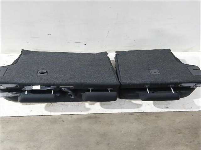 Foto 3ª: Asientos Traseros Toyota Auris 1.6 ZRE151_) 124CV [1ZR-FE] (2006)