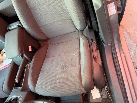 Foto 3ª: Asiento Delantero Izquierdo Volkswagen Golf BKD (2003)