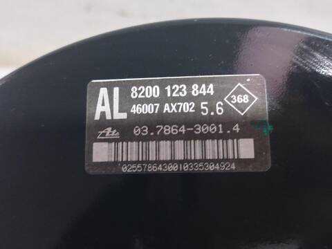 Foto 3ª: Servofreno Nissan Micra SPORT 80CV [CR12DE] (2002)