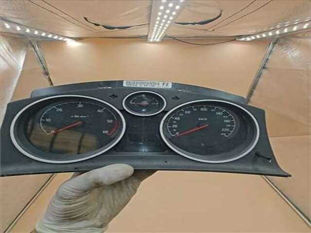 Foto 2ª: Cuadro de Instrumentos Opel Zafira 1.9 ENJOY [1.9 LTR. - 88 KW CDTI] [Z 19 DT / LPM]