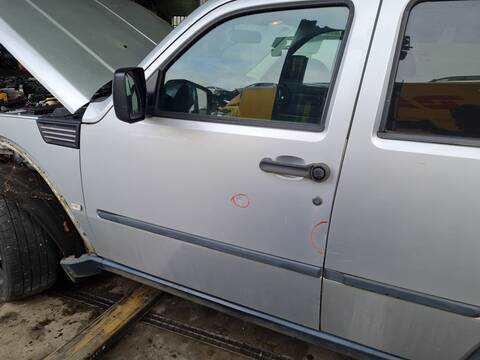 Puerta Delantera Izquierda Dodge Nitro SE 177CV 130KW