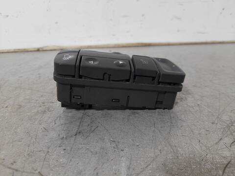 Foto 2ª: Botonera Elevalunas Opel Vectra CLUB BERLINA 101CV 74KW [Y20DTH] (2003)