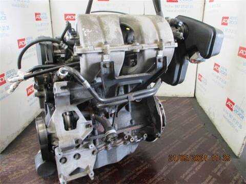 Foto 3ª: Motor Completo Chrysler Voyager 2.4 I 151CV 111KW [B00] (1997)
