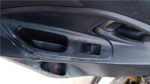 Botonera Elevalunas Toyota Yaris 1.5 HYBRID MXPJ10) 116CV 85KW