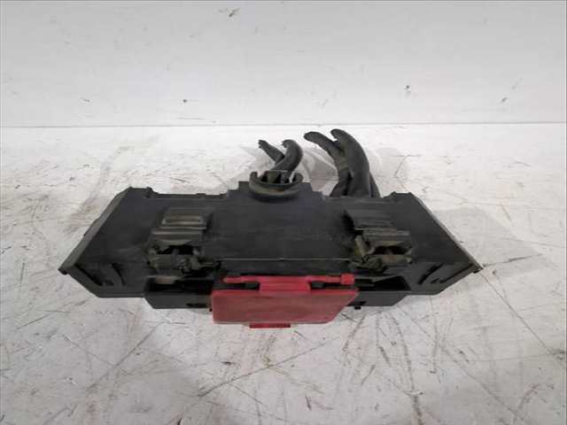 Foto 2ª: Caja Reles Fusibles Mercedes Clase C 160 CLK 240 209.361) 170CV [M 112.912] (2002)