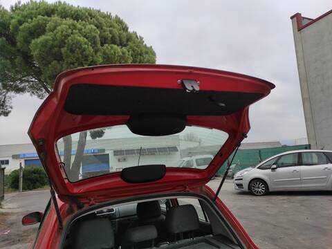 Portón Skoda Fabia CHFA