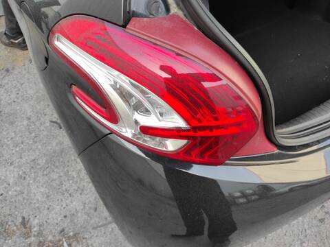 Foto 1ª: Piloto Trasero Izquierdo Peugeot 208 ZM01 (2013)