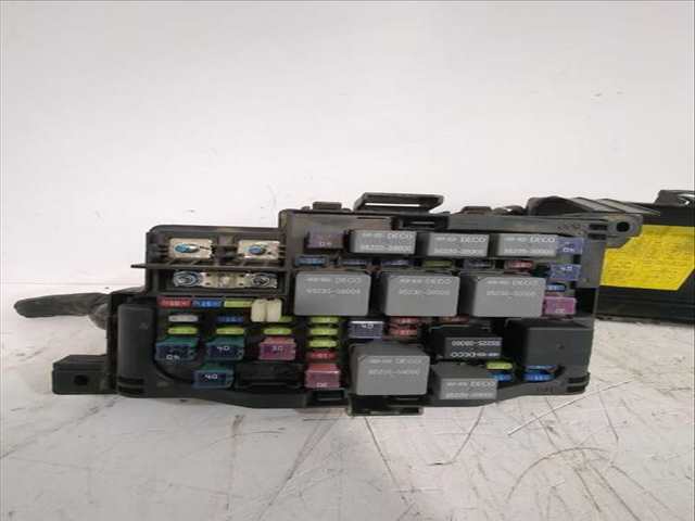 Foto 2ª: Caja Reles Fusibles Kia Carens 2.0 CRDI 140 140CV [D4EA] (2006)