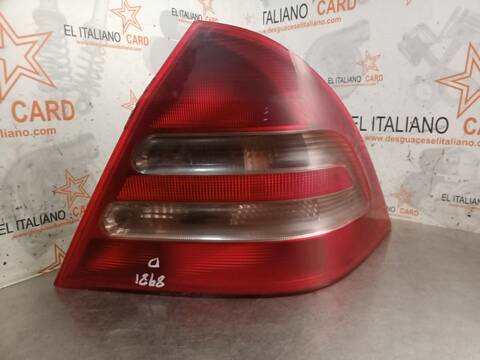 Foto 1ª: Piloto Trasero Derecho Mercedes Clase C 160 270 CDI 203.016) BERLINA 170CV 125KW [612962] (2001)