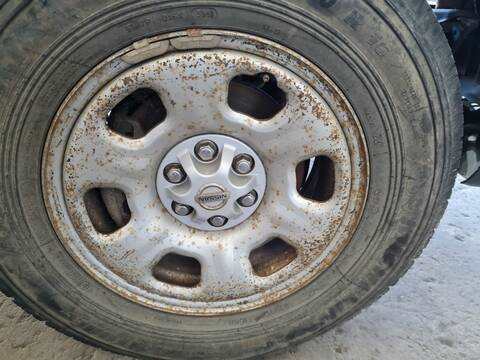 LLanta Chapa Nissan Pathfinder GASOLINA