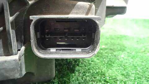 Foto 3ª: Faro Derecho Bmw Serie 1 118 D E87) [M47 D20 (204D4)] (2006)