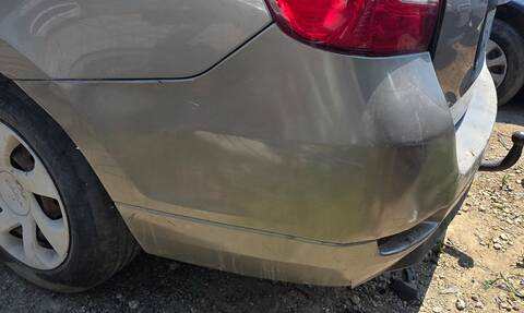 Foto 3ª: Paragolpes Trasero Dacia Logan COMFORT 90CV 66KW (2015)