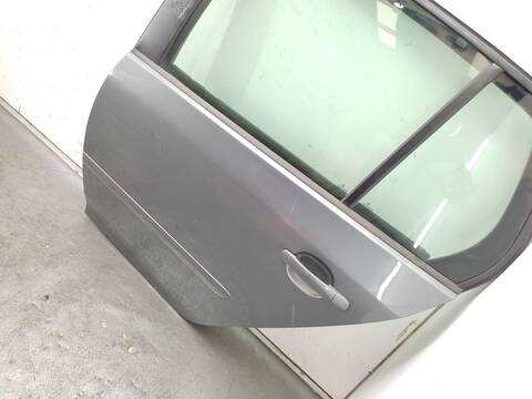 Foto 3ª: Puerta Trasera Izquierda Volkswagen Golf 2.0 116CV 85KW
