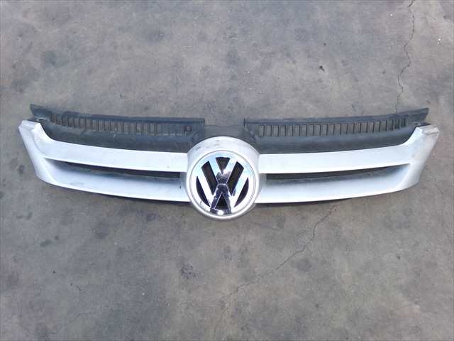 Rejilla Delantera Volkswagen Golf 2.0 TDI MODELO PLUS,2004-2009