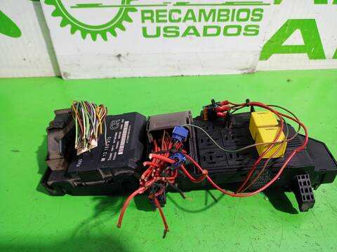 Foto 2ª: Caja Reles Fusibles Opel Vectra GTS BERLINA 125CV 92KW [Y22DTR] (2003)