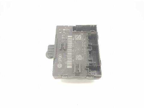 Foto 3ª: Centralita Puerta Delantera Izquierda Audi Q3 2.0 TDI 140CV [CFF] (2011)