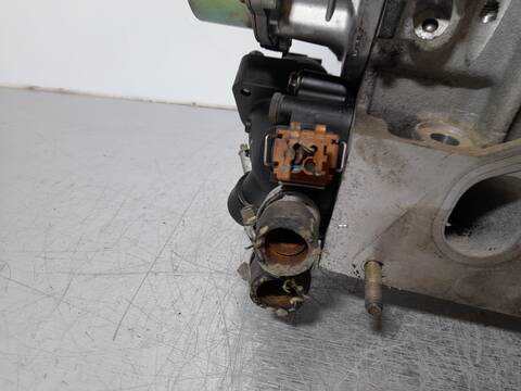 Foto 3ª: Culata Volvo S40 1.9 DIESEL CAT BERLINA 115CV 85KW [D4192T3] (2002)