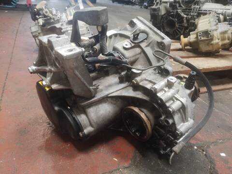 Foto 2ª: Caja Cambios Volkswagen New Beetle ATD BERLINA (2004)
