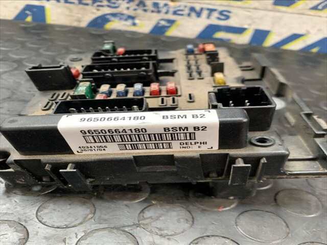 Foto 2ª: Caja Reles Fusibles Peugeot 206 1.4 I (2001)