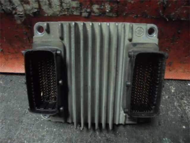Foto 1ª: Centralita Motor ECU Opel Combo 1.7 DTI 16V [Y 17 DT]