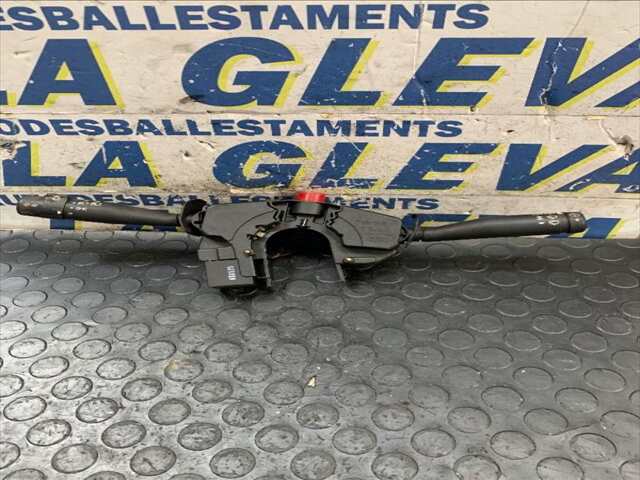 Mando Luces Ford Escort 1.800 TD 70CV 51KW)