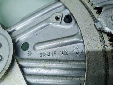 Foto 2ª: Elevalunas Manual Trasero Derecho Renault Scenic GRAND DYNAMIQUE 131CV 96KW [F9Q872] (2009)