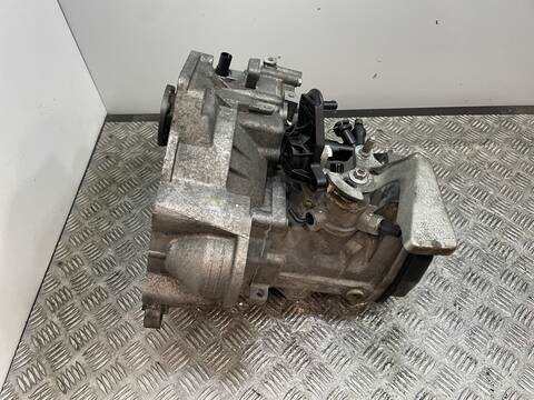 Foto 3ª: Caja Cambios Volkswagen Polo CAY (2010)
