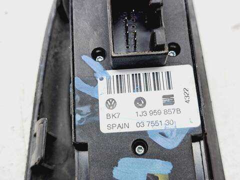 Foto 2ª: Botonera Elevalunas Skoda Fabia COMFORT 101CV 74KW FAMILIAR [ATD] (2002)