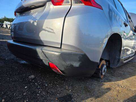 Foto 3ª: Paragolpes Trasero Peugeot 2008 STYLE 82CV 60KW (2015)