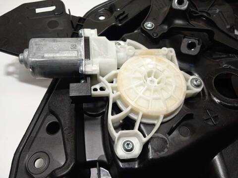 Foto 2ª: Elevalunas Eléctrico Delantero Derecho Mercedes Clase G 230 COUPE 211CV 155KW [654920] (2020)