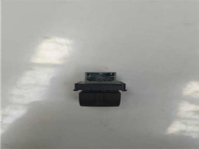 Foto 3ª: Botonera Elevalunas Audi A6 2.4 [2 4 LTR. - 130 KW V6 24V CAT BDW)] BERLINA 177CV