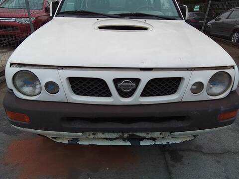 Foto 4ª: Rejilla Delantera Nissan Terrano AVENUE 125CV 92KW [TD27 TI] (1999)