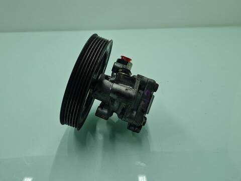 Foto 3ª: Bomba de Direccion Mitsubishi L200 INFORM DOPPELKABINE 4WD 136CV 100KW [4D56] (2015)