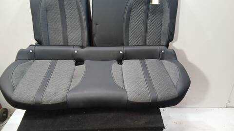 Foto 2ª: Asientos Traseros Peugeot 2008 1.2 PURETECH 100 101CV 74KW [HNK (EB2ADTD)] (2024)
