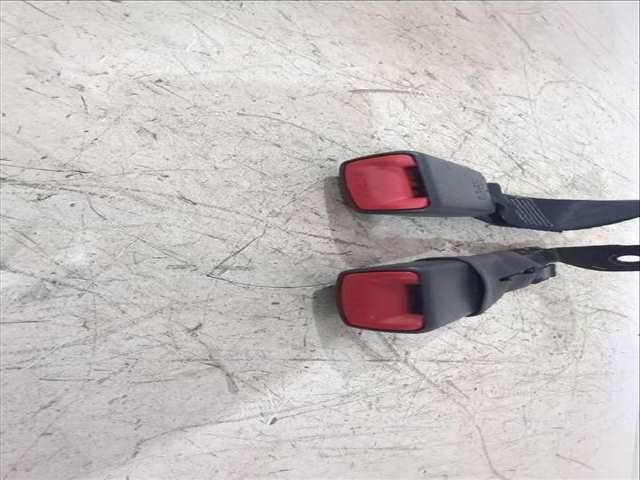 Foto 2ª: Cinturón Trasero Central Toyota Auris 1.6 ZRE151_) 124CV [1ZR-FE] (2006)