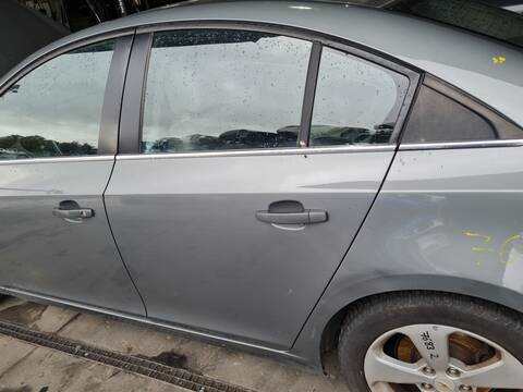 Puerta Trasera Izquierda Chevrolet Cruze LT 150CV 110KW