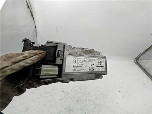 Foto 3ª: Centralita Airbag Ford Focus 2.0 TREND [2.0 LTR. - 107 KW CAT]